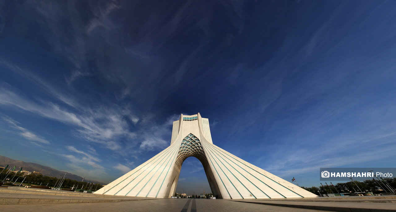 آسمان آبی تهران