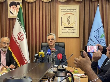سامانه استعلام پرستاران ظرفیتی ویژه برای شناسایی پرستارنماها | با استاندارد سازمان ۱۰۰ هزار پرستار کمبود داریم