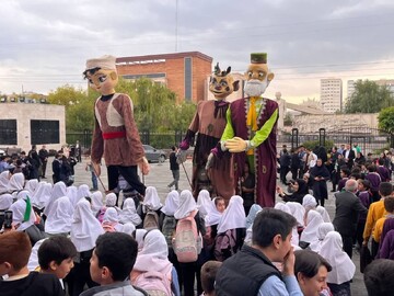 تبریز به تماشای لبخند کودکان نشست | آغاز هفتمین جشنواره سراسری تئاتر خیابانی «تبریزیم»