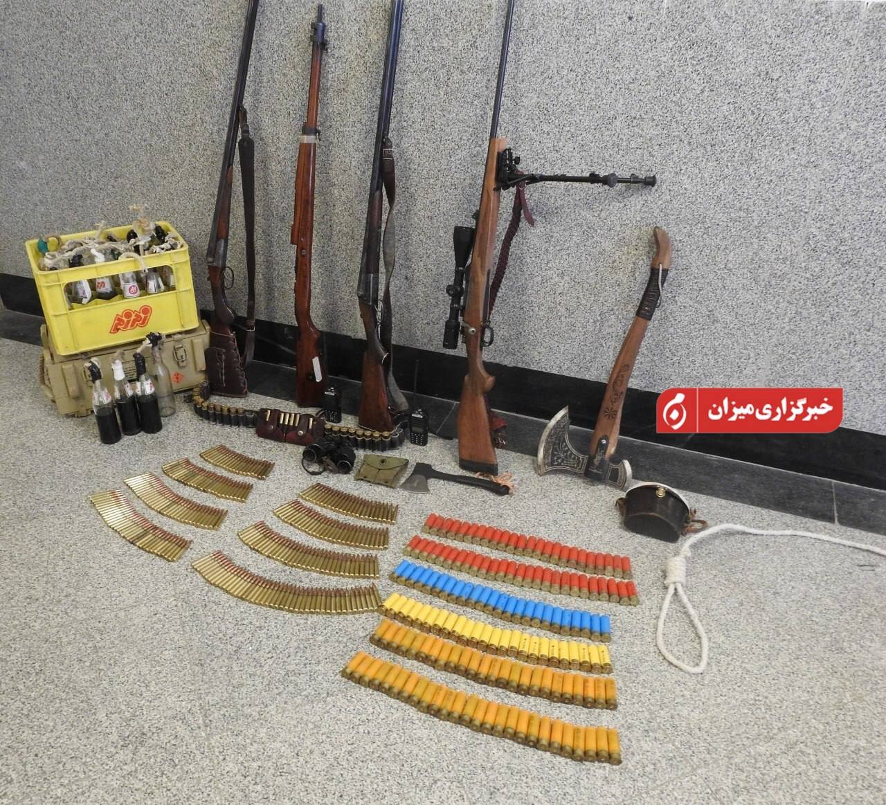 تصاویر تجهیزات کشفشده از تروریست مسلح که امروز اعدام شد
