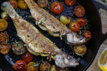 ماهی شکم پر در ماهیتابه؛ از غذاهای اصیل و محبوب جنوبی