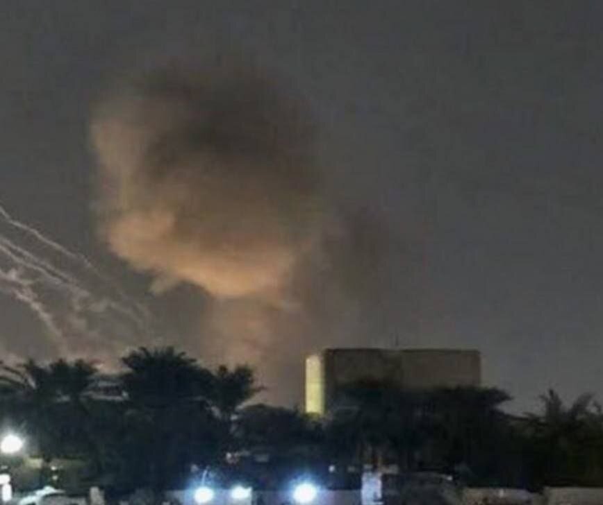تصاویری از لحظه هدف قرار گرفتن پایگاه الحشدالشعبی در بغداد