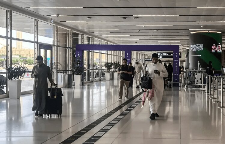 حملات موشکی یمن به عربستان پروازهای امارات را لغو و مسیرهای هوایی را دگرگون کرد