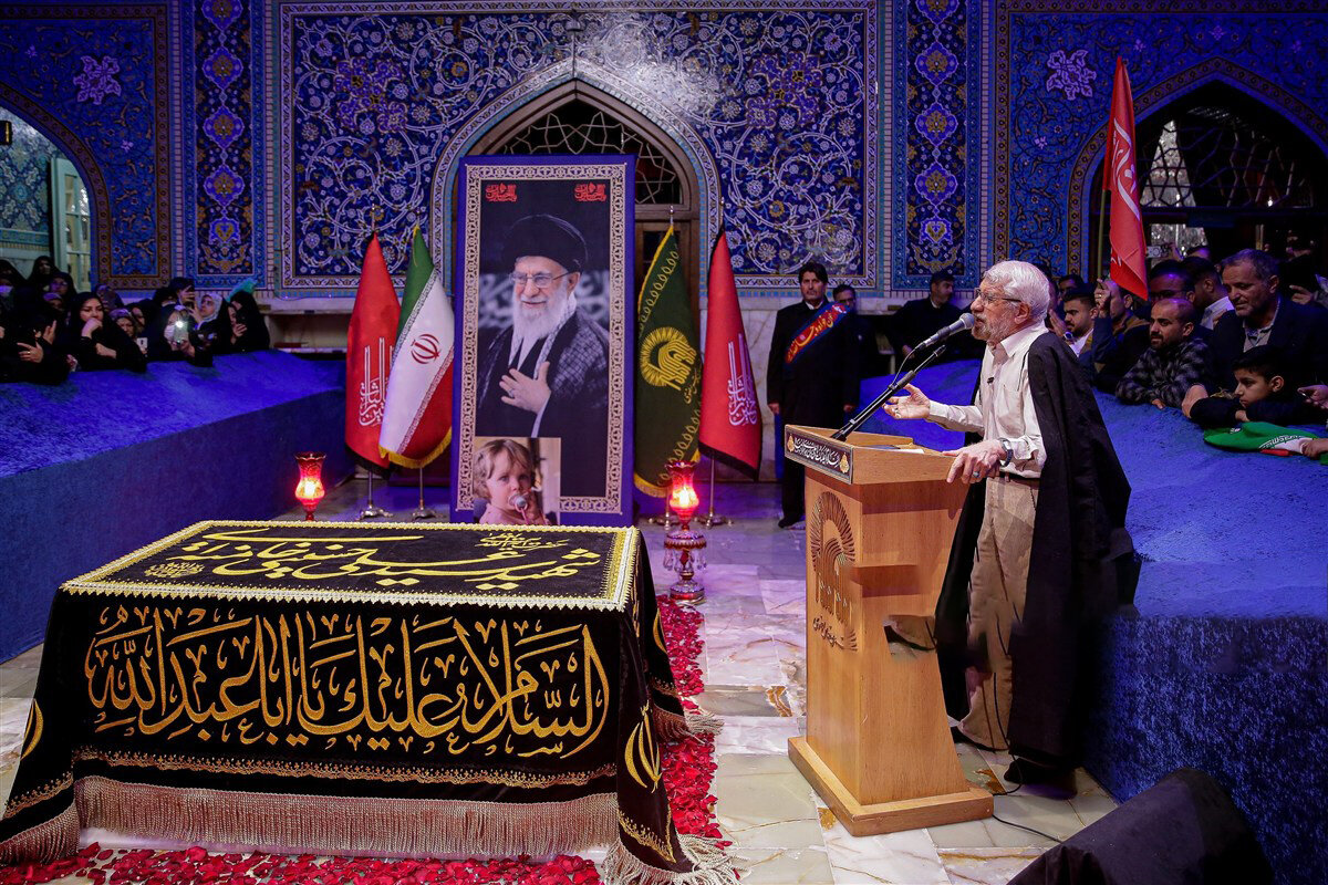جدیدترین تصاویر از مزار رهبر شهید با مرثیه سرایی مداحان سرشناس