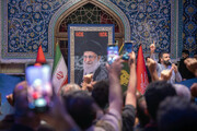 صبح امروز؛ قاب‌هایی از حضور جمعی از هنرمندان بر مزار رهبر شهید ایران