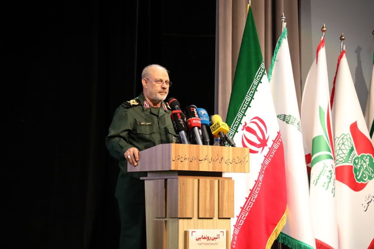 از ۱۴ کتاب ادبیات پایداری رونمایی شد