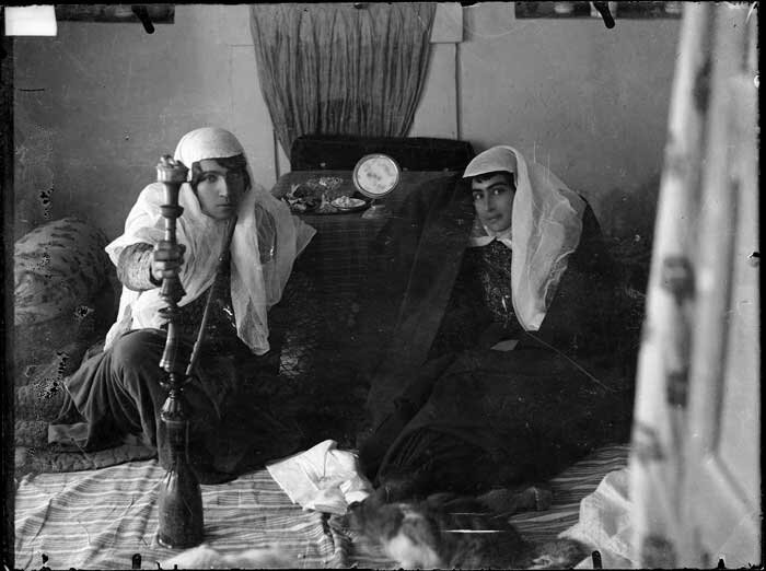 زنان کوچه و خیابان دوران قاجار هم زیبا بودند؟ | ببیینید