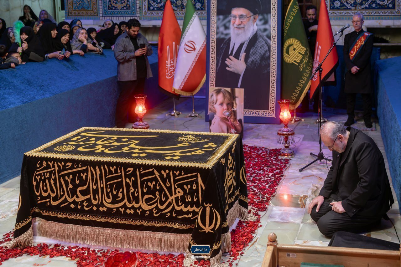 شعرخوانی افشین علاء در رواق دارالذکر | تصاویر