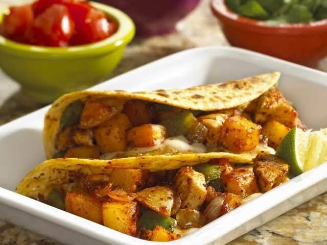 کسادیای مکزیکی با مواد ایرانی؛ یک شام متفاوت با لوبیا و پنیر