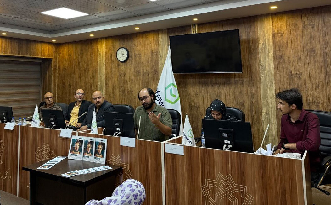 سردبیر الگورا