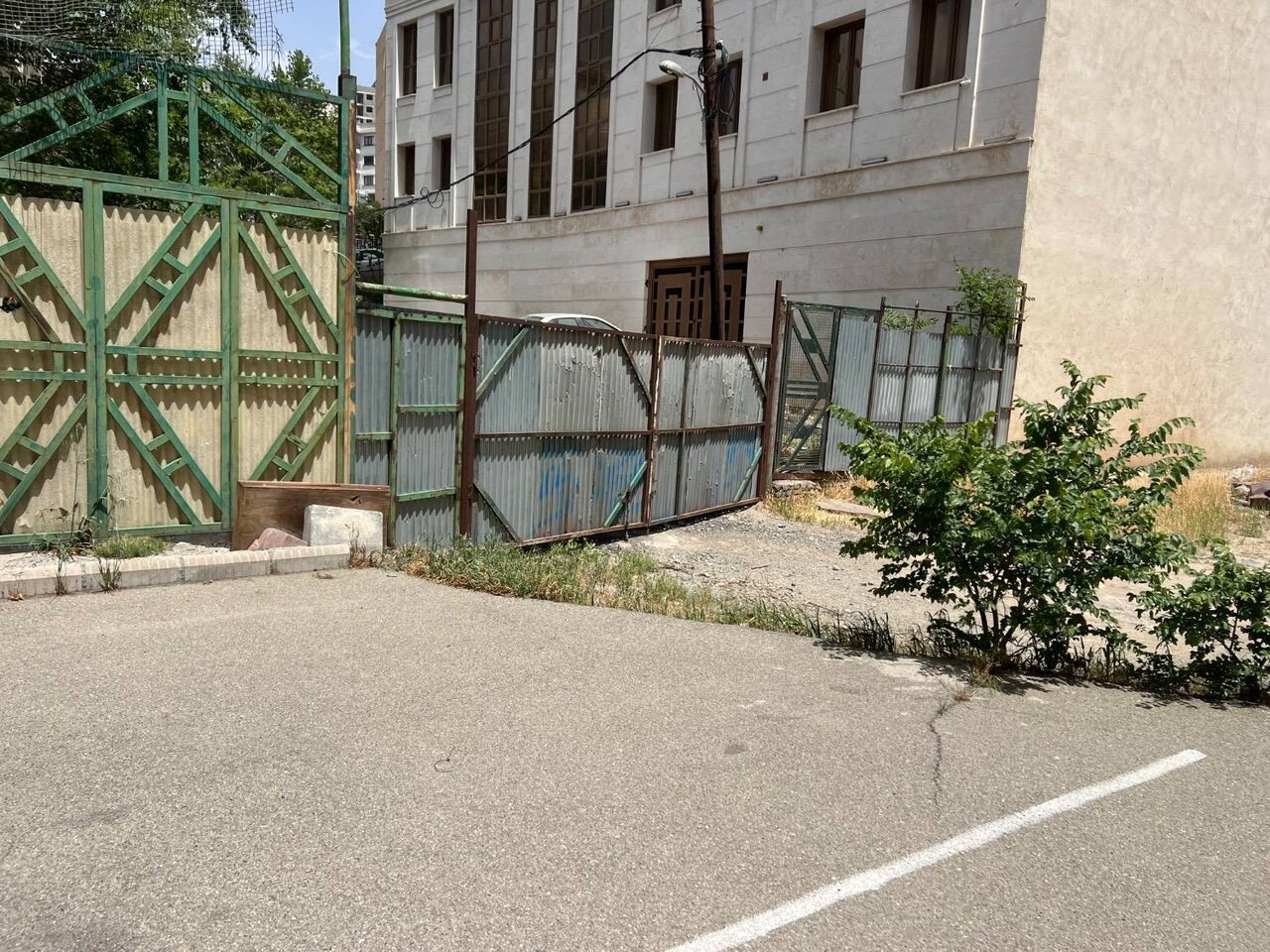 گود دشت بهشت، مجموعه ورزشی می شود