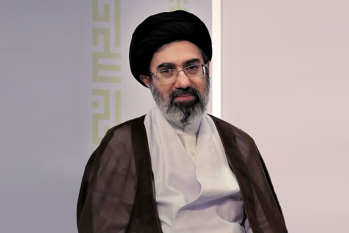 پاسخ رهبر انقلاب به نامه‌های جمعی از دانشجویان کشور | نامه‌ای به فرزندان عزیزم؛ تا رسیدن به قلّه‌های پیشرفت هم‌عهدیم