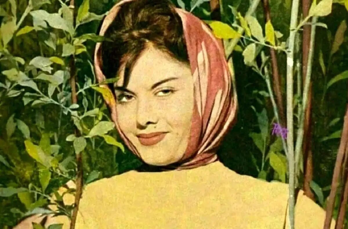عکس کمتر دیده شده‌ از فخری خوروش در آمریکا
