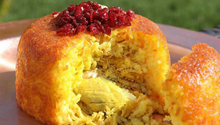 تهچین مرغ و سیبزمینی شمالی؛ یک غذای مجلسی اما محلی خوشمزه با طعم متفاوت