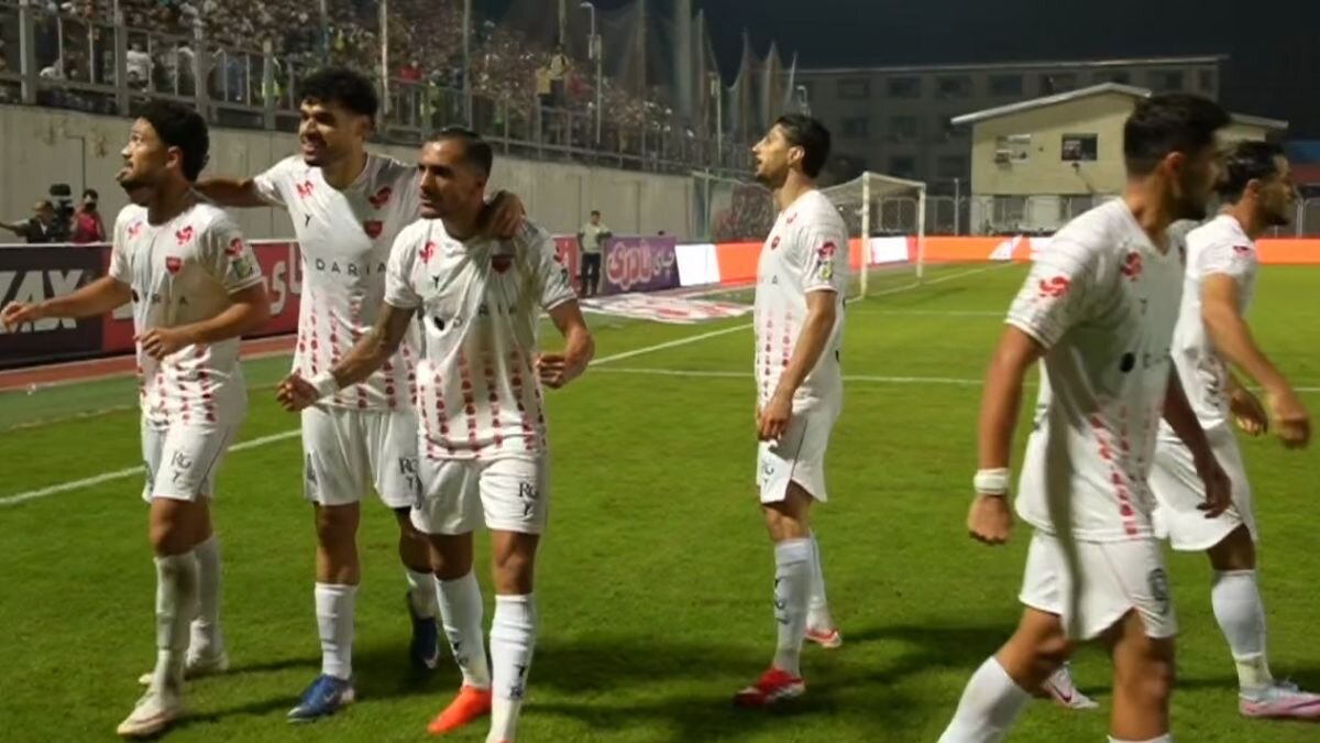 پرسپولیس صدر را سفت چسبید | برد ناپلئونی و پیروزی شیرین قرمزهای پایتخت در قائمشهر | فرار تارتار از فشار انتقادات ؛ پرسپولیس یک نساجی صفر